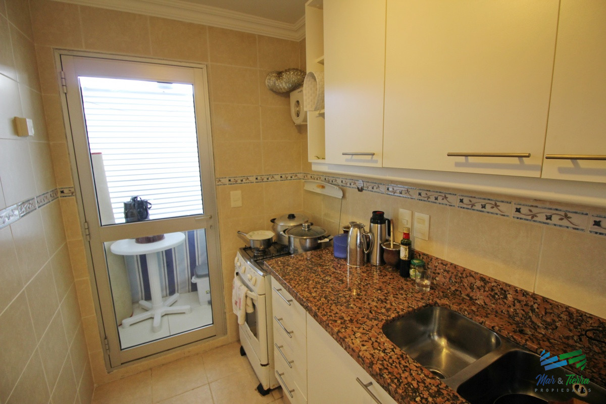 Apartamento ID.990 - Apartamento de 2 dormitorios en venta con vista al mar, Punta del Este