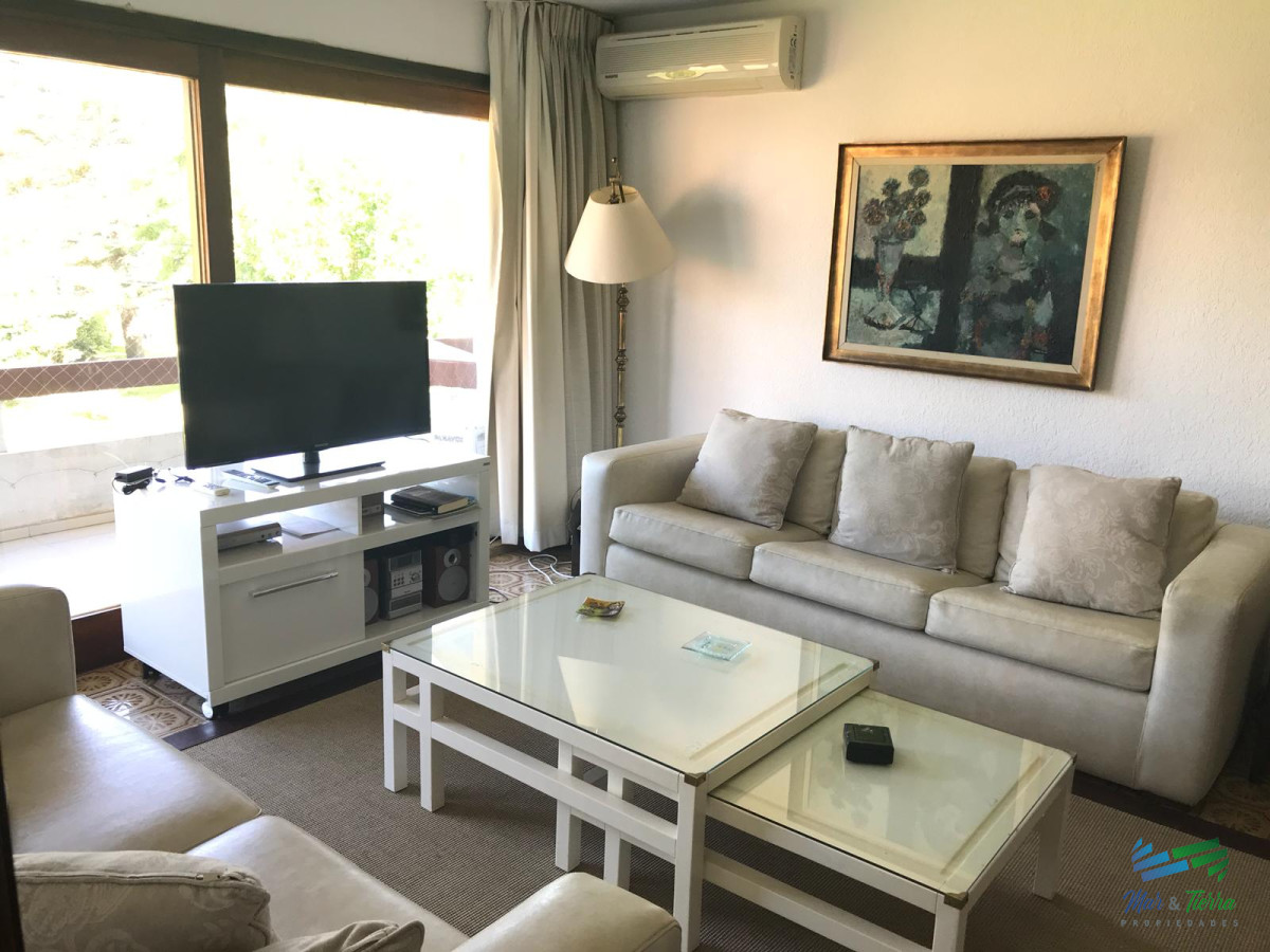 Apartamento ID.2879 - En venta y alquiler Apto a 100 ms del mar, playa mansa.