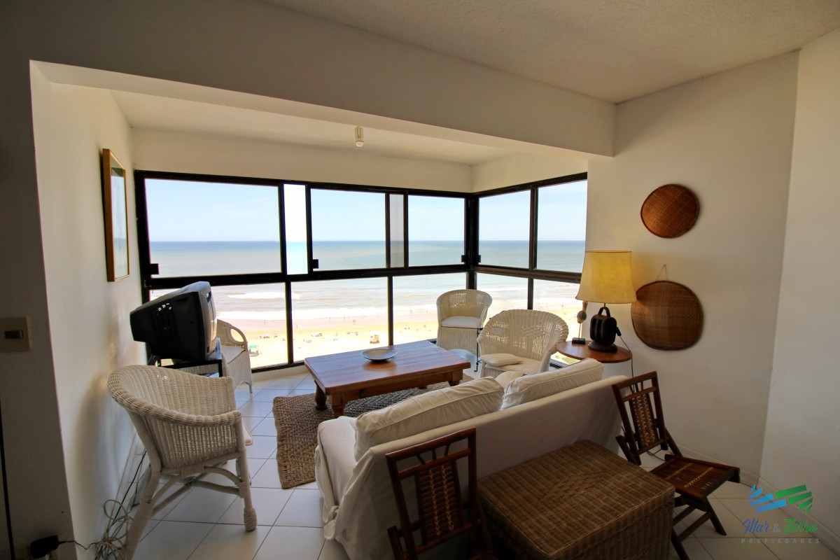 Apartamento ID.2712 - En alquiler, piso alto , primera línea sobre la brava!!!