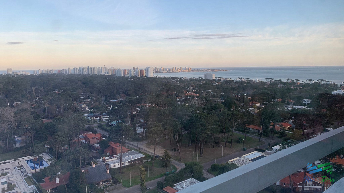 Apartamento ID.5720 - Venta de apartamento 3 dormitorios en Roosevelt Punta del Este
