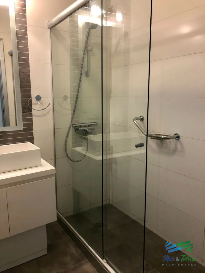 Apartamento ID.3479 - Apartamento de 2 dormitorios con vista al mar ,Punta del Este