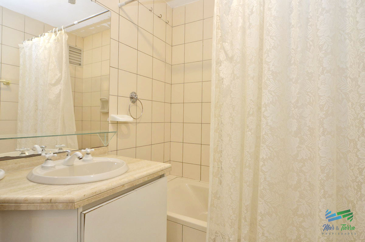 Apartamento ID.2675 - En venta.. muy buena oportunidad a pasitos del mar.