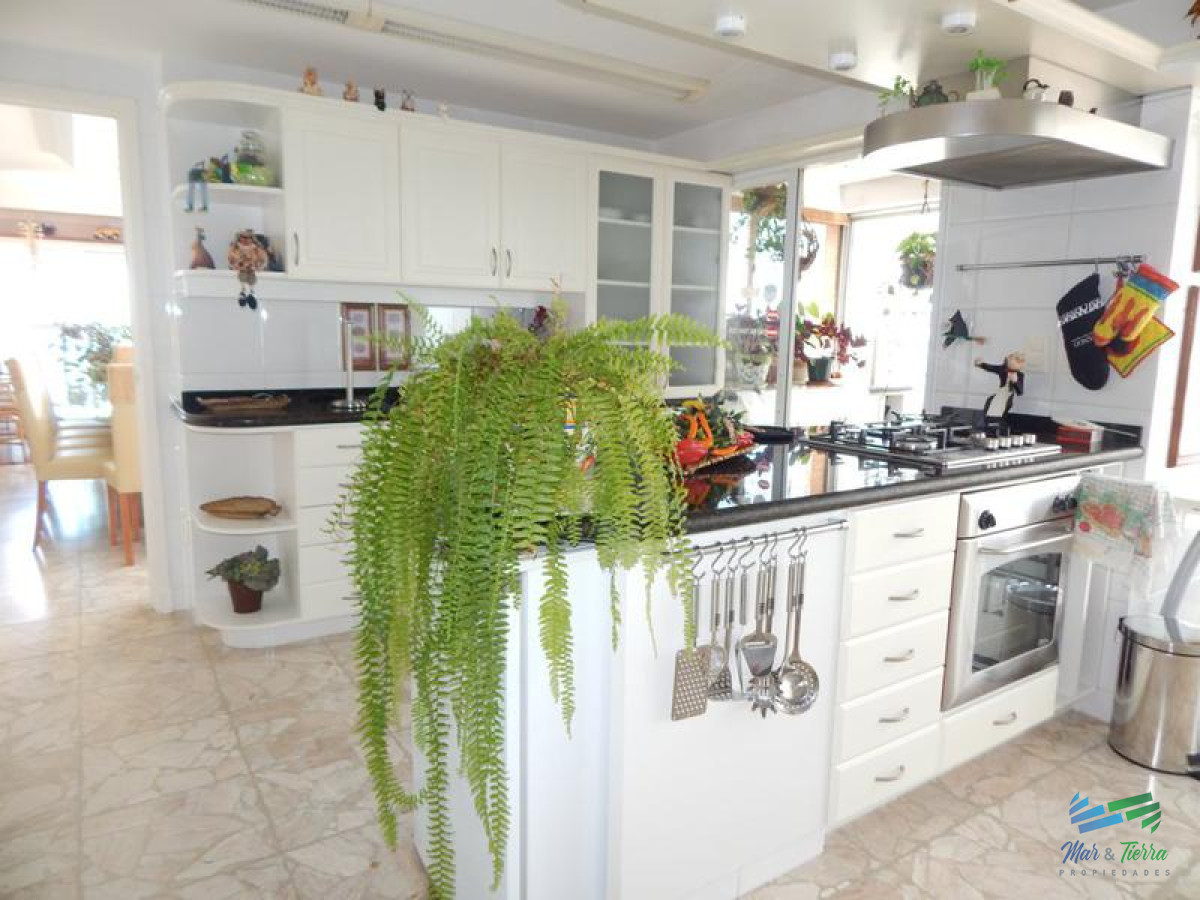 Apartamento ID.2110 - Espectacular planta, reciclada con materiales de primera calidad!!! cuenta 180 m2.