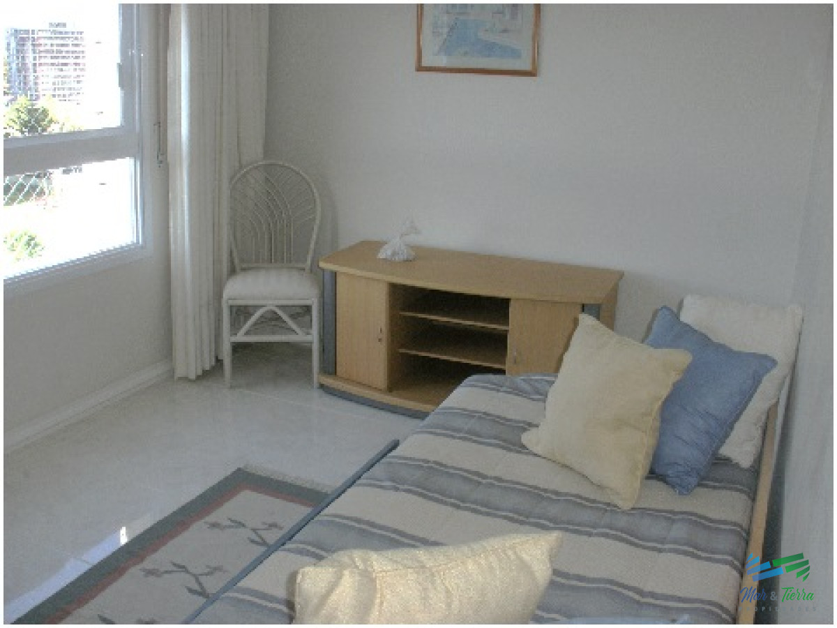 Apartamento ID.2857 - Apartamento de 3 dormitorios con vista al mar ,Punta del Este
