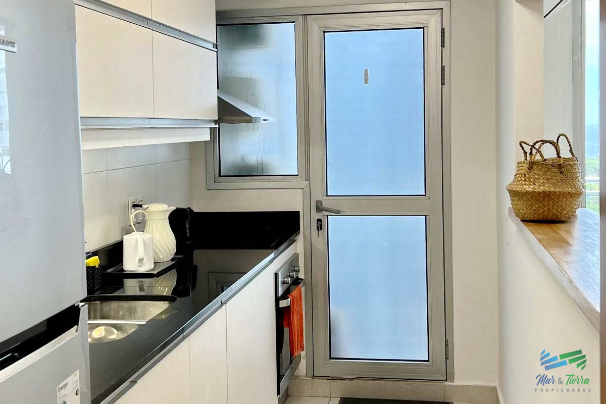 Apartamento ID.5097 - APARTAMENTO DOS DORMITORIOS, MODERNO, ALQUILER INVERNAL, SOBRE AV. ROOSEVELT, PUNTA DEL ESTE. 