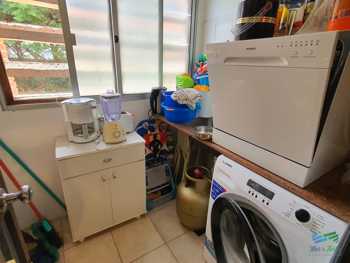 Apartamento ID.4164 - Venta apartamento de 3 dormitorios en playa Mansa Punta del Este con piscina climatizada