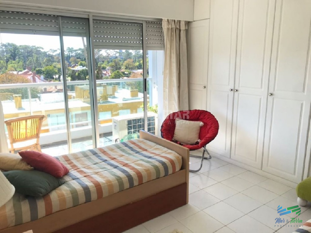 Apartamento ID.2146 - HERMOSO APARTAMENTO CON UNA AMPLIA TERRAZA , UBICADO A UNA CUADRA DE PLAYA MANSA, MUY LINDA VISTA DESPEJADA EN UN ENTORNO DE NATURALEZA Y VERDE.