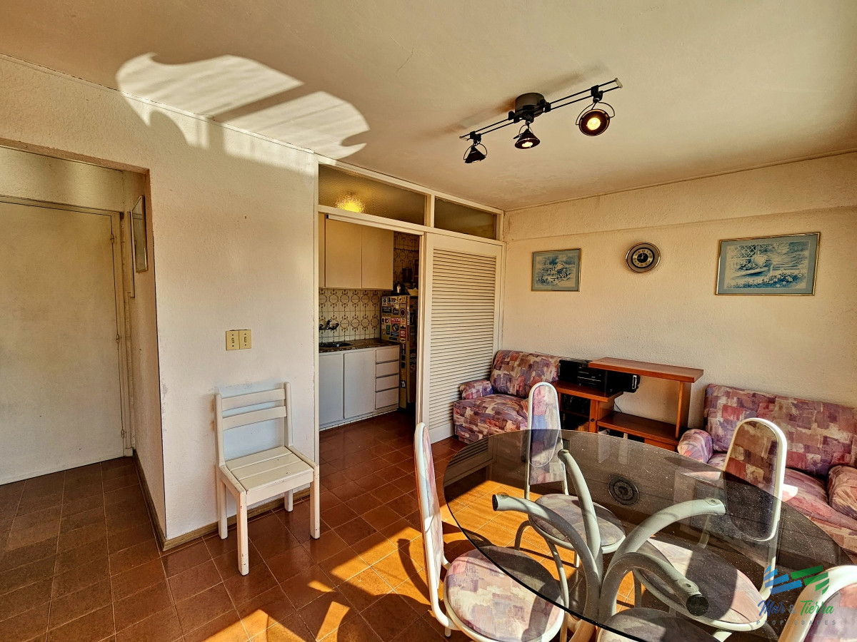 Apartamento ID.4488 - En venta apartamento 1 dormitorio con garaje en Peninsula, Punta del Este