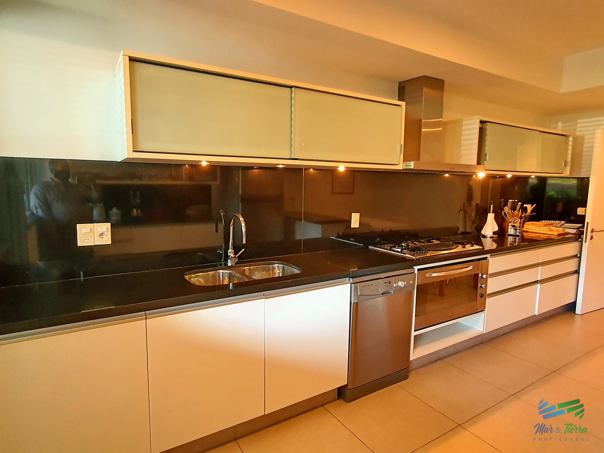 Apartamento ID.3062 - Vendo apartamento de 2 dormitorios y 3 baños. Rincón del Indio, Punta del Este.