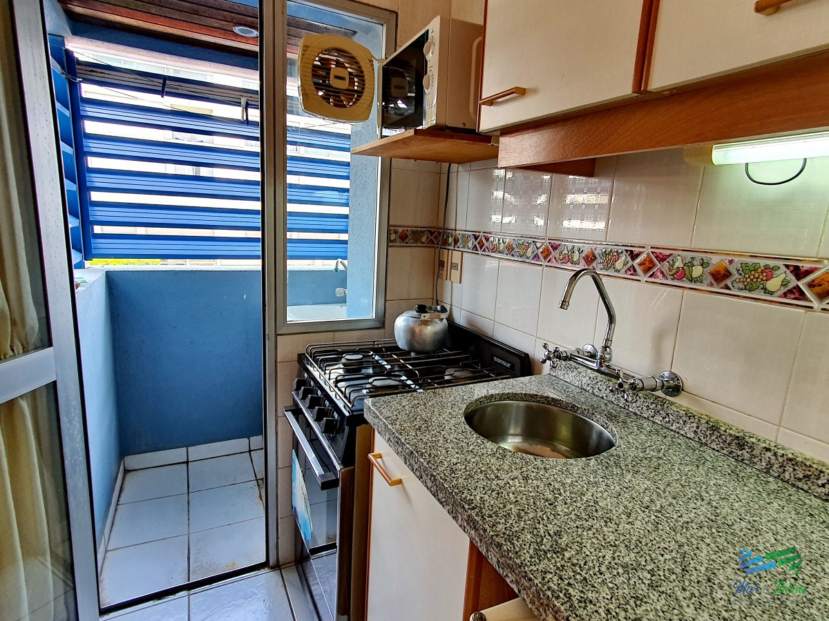 Apartamento ID.1515 - Se alquila apartamento de 1 dormitorio frente al mar con vista en Peninsula, Punta del Este.