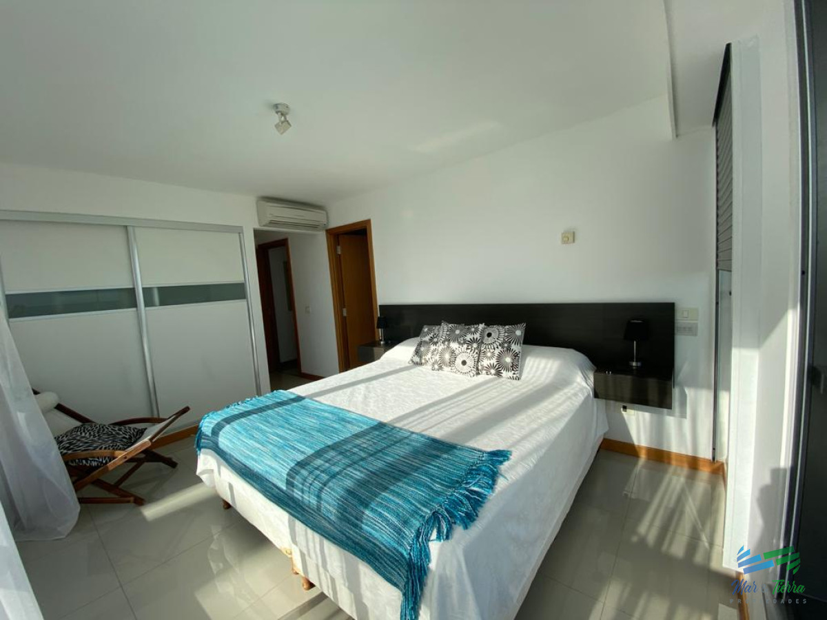 Apartamento ID.2728 - Vendo apartamento 3 dormitorios en brava frente al mar, Punta del Este.