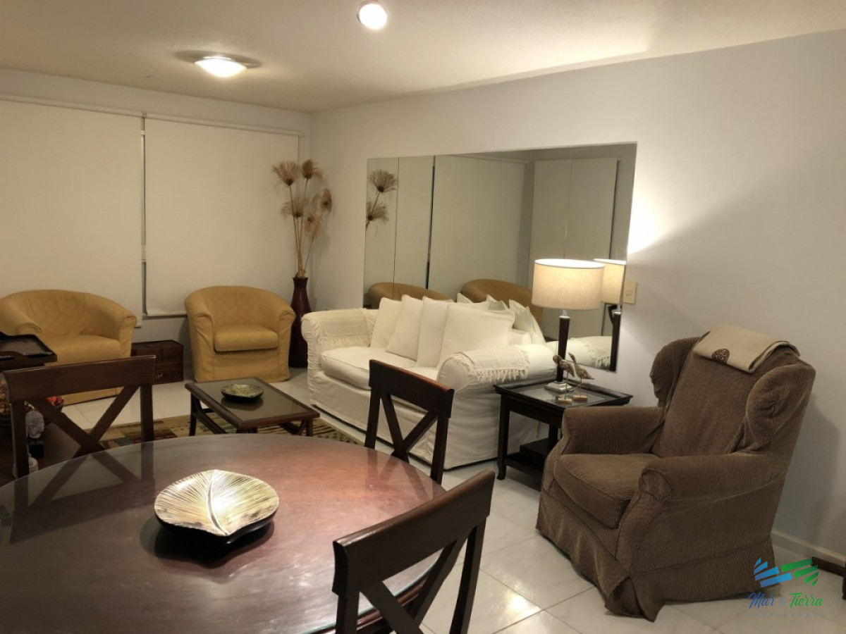Apartamento ID.2275 - En venta.. piso intermedio, planta amplia muy luminosa, en excelente condiciones.