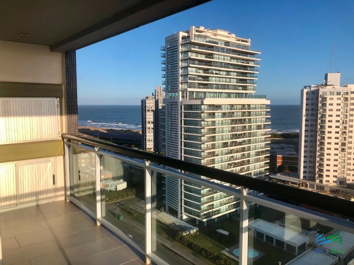 Apartamento ID.3479 - Apartamento de 2 dormitorios con vista al mar ,Punta del Este