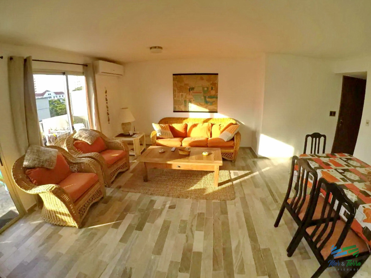 Apartamento ID.2742 - Vendo apartamento 3 dormitorios reciclado en Península, Punta del Este