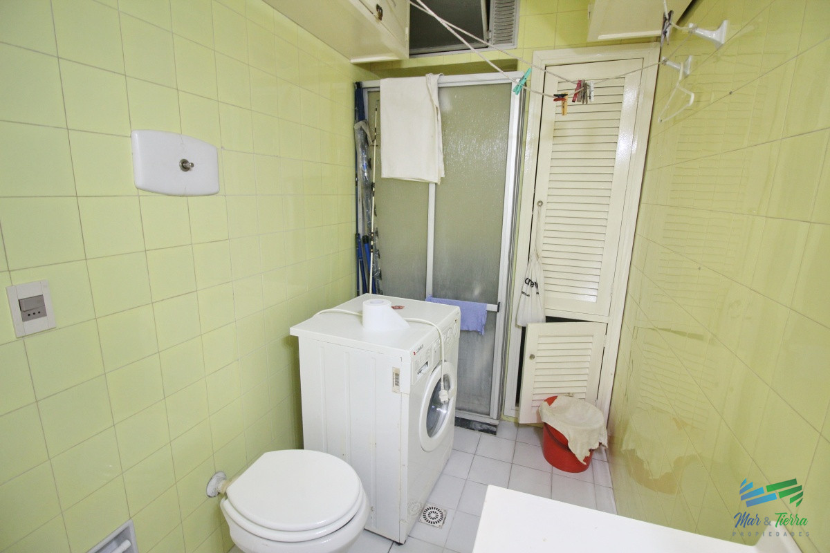 Apartamento ID.2502 - En venta apartamento 3 dormitorios en primera linea sobre Playa Mansa, Punta del Este.