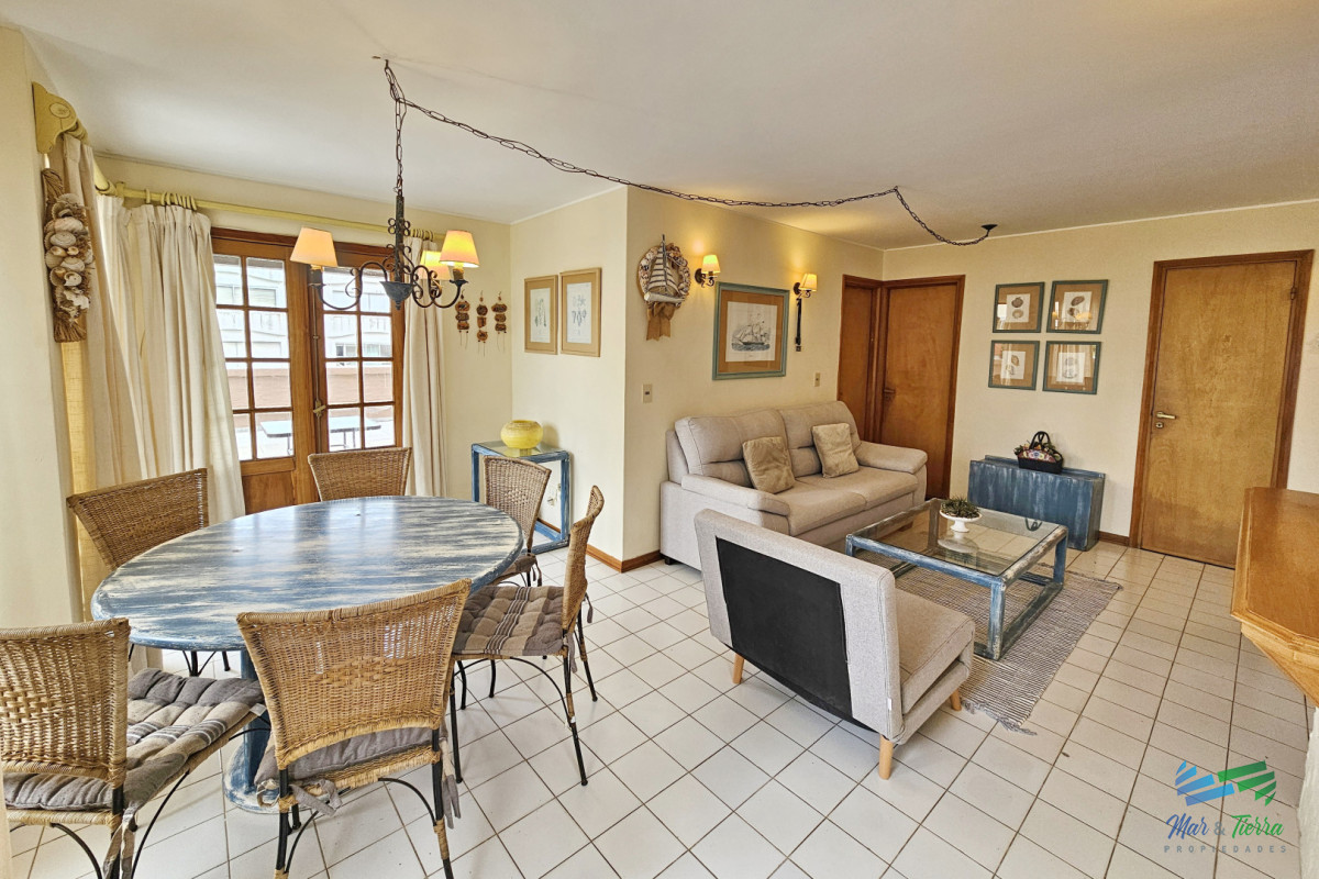 Apartamento ID.749 - Apartamento con gran terraza, parrillero propio de 2 dormitorios y 2 baños a 1 cuadra de Gorlero. Punta del este. 