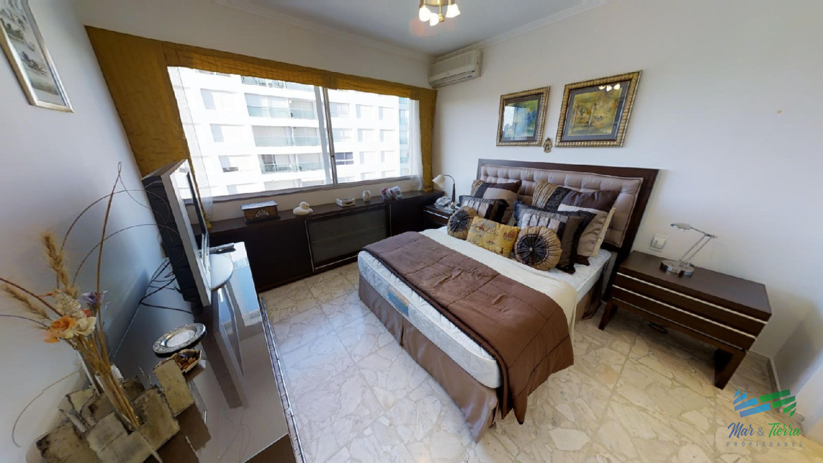 Apartamento ID.2110 - Espectacular planta, reciclada con materiales de primera calidad!!! cuenta 180 m2.