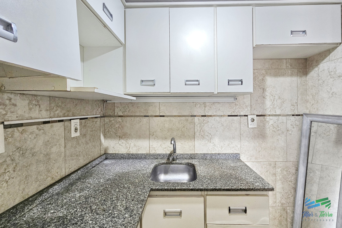 Apartamento ID.5725 - ALQUILER ANUAL EN LA PENÍNSULA, A UNA CUADRA DEL PUERTO DE PUNTA DEL ESTE, MONOAMBIENTE!!!