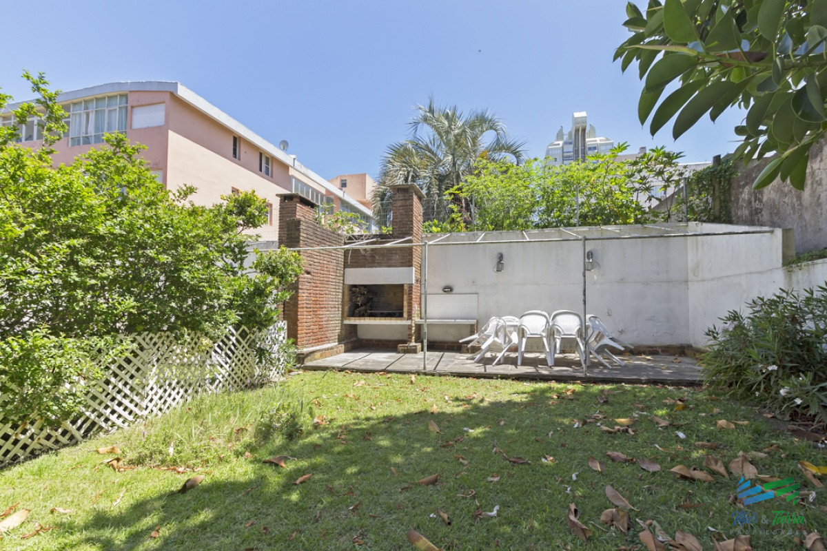 Apartamento ID.2489 - Departamento 3 dormitorios en venta, reciclado, frente al mar, Peninsula, Punta Del Este.