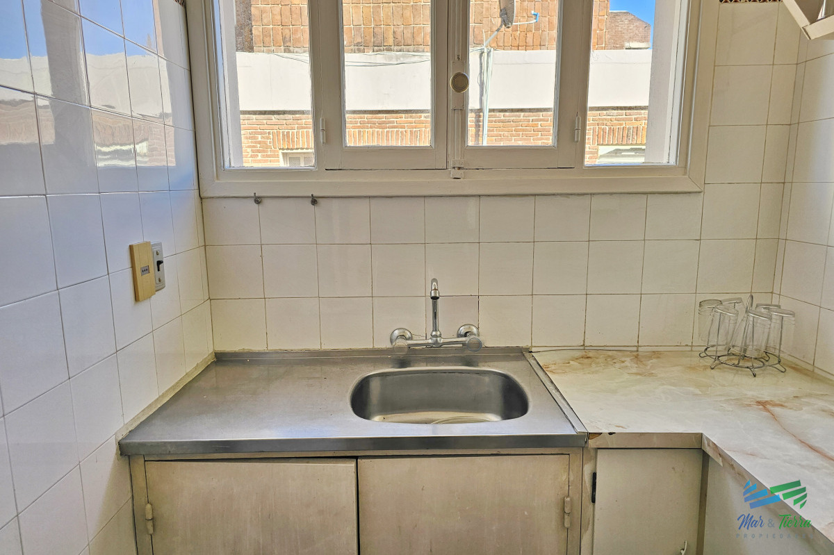 Apartamento ID.5103 - DEPARTAMENTO EN VENTA, 1 DORMITORIO, SOBRE CALLE 20, PENÍNSULA. BAJOS GASTOS COMUNES!! 