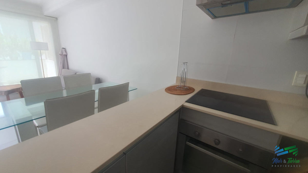 Apartamento ID.4911 - En venta apartamento 1 dormitorio con piscina en Peninsula, Punta del Este