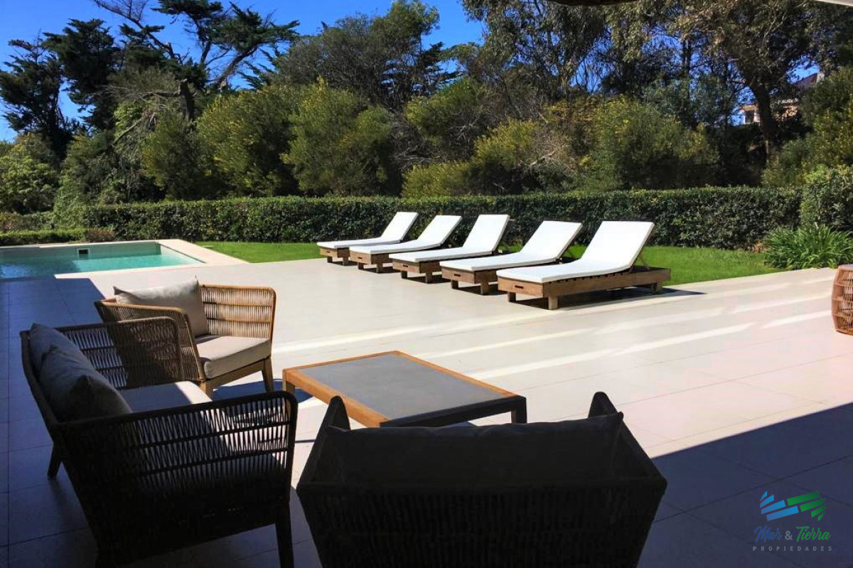 Apartamento ID.5088 - DEPARTAMENTO CON PISCINA PROPIA EN VENTA, 3 DORMITORIOS EN SUITE, PUNTA DEL ESTE 
