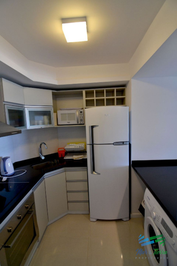 Apartamento ID.3952 - Vendo apartamento de 2 dormitorios y medio 2 baños en playa Brava Punta de Este departamento de Maldonado