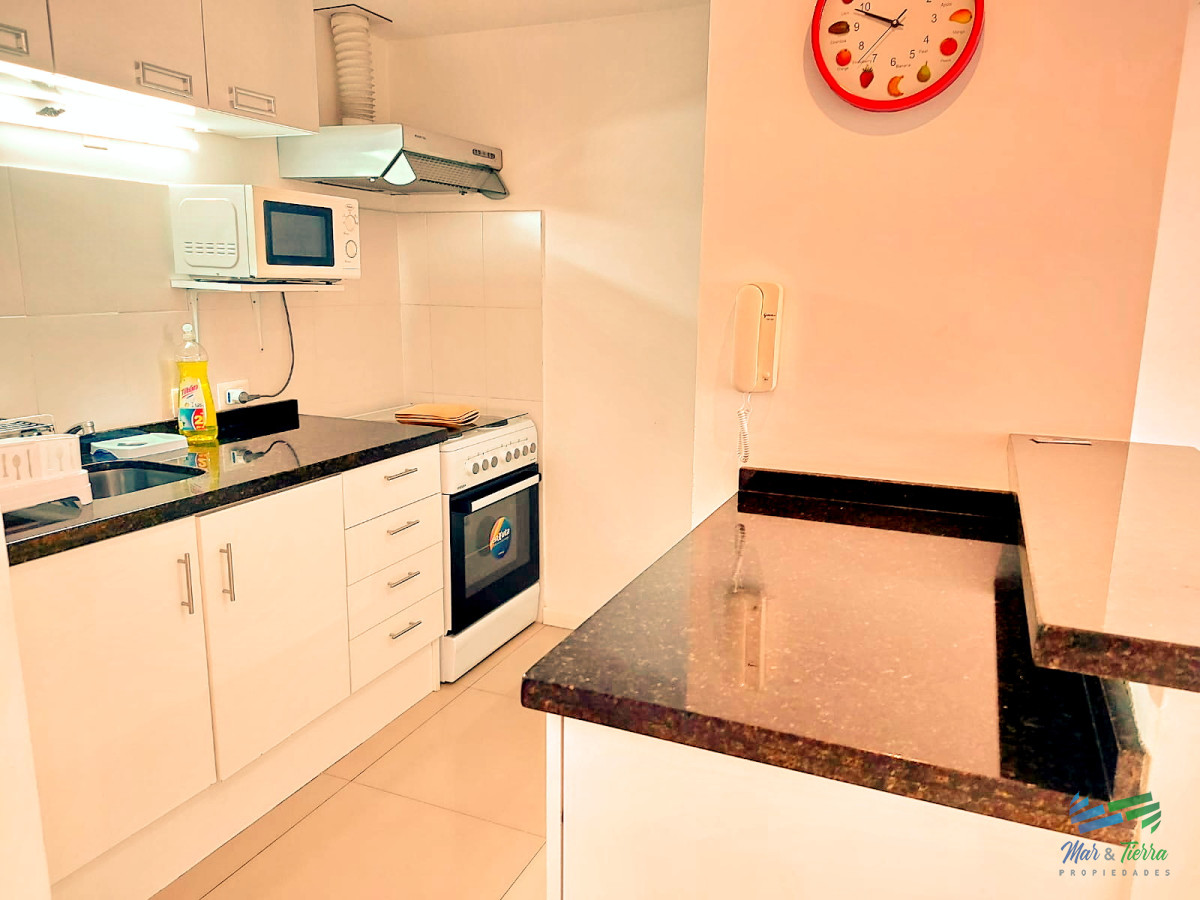 Apartamento ID.4563 - Venta de apartamento un dormitorio y medio en Maldonado, centro.