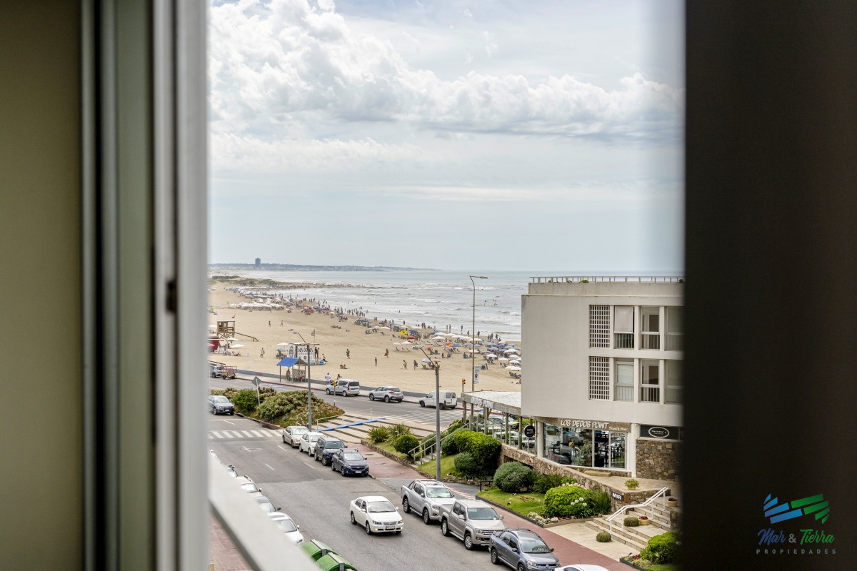 Apartamento ID.4640 - En venta apartamento 2 dormitorios con garaje en Peninsula, Punta del Este.