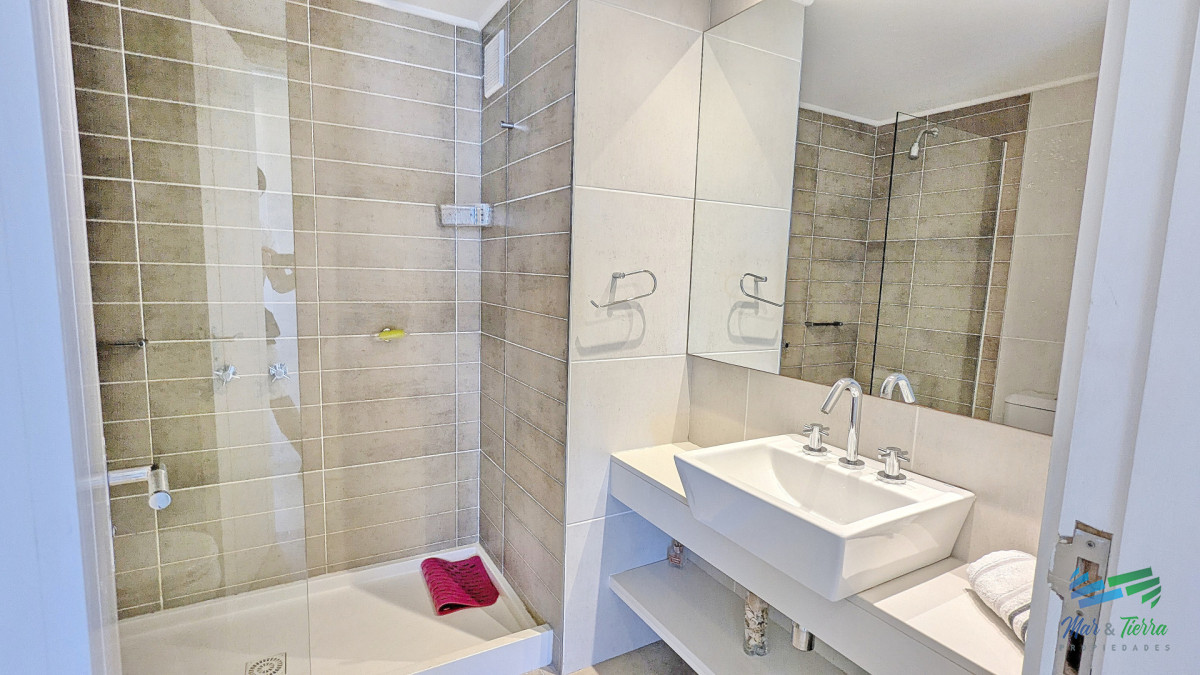 Apartamento ID.5658 - Alquiler baja temporada apartamento de 2 dormitorios en torre Ocean Drive Punta del Este