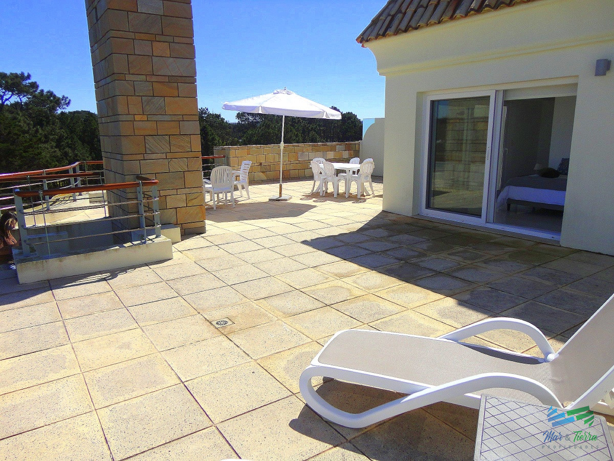 Apartamento ID.3947 - Venta de apartamento dúplex en complejo Veramansa sobre playa Mansa de punta del Este