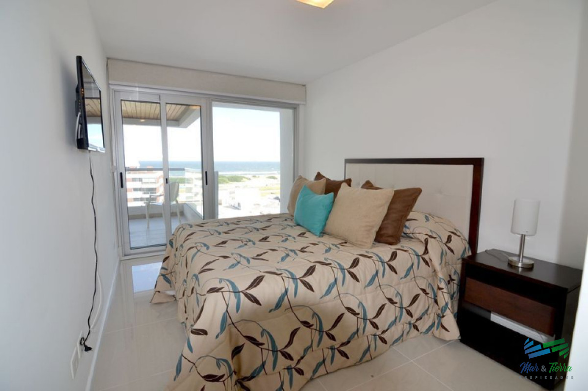 Apartamento ID.3952 - Vendo apartamento de 2 dormitorios y medio 2 baños en playa Brava Punta de Este departamento de Maldonado