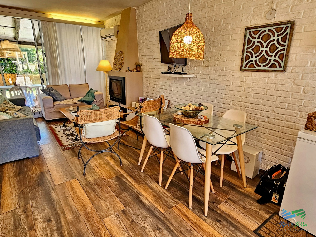 Apartamento ID.4174 - En venta casa duplex de 2 dormitorios, reciclado, en San Rafael, Punta del Este.