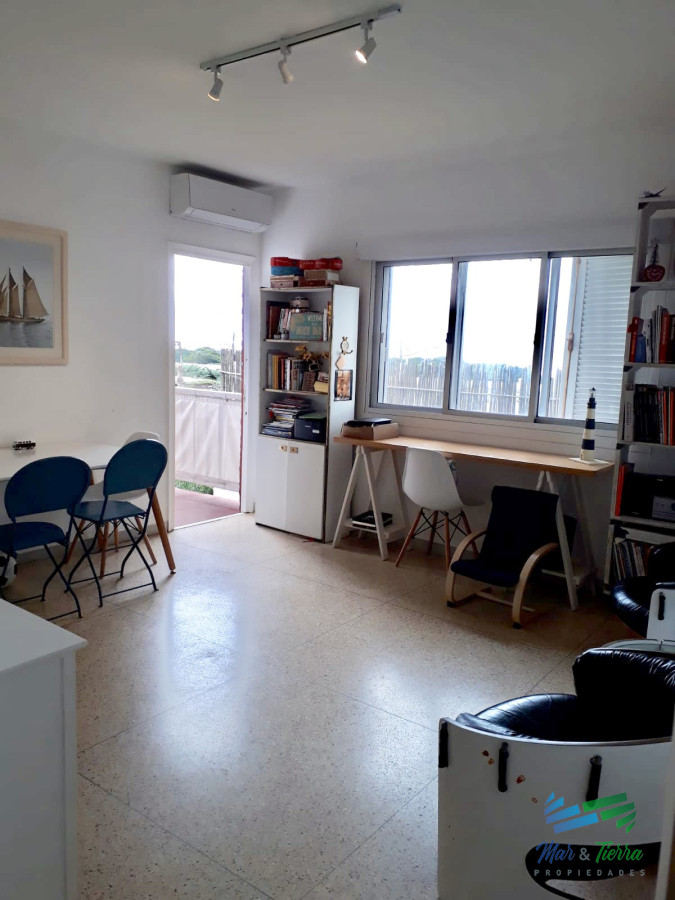 Apartamento ID.1405 - Oportunidad en venta con vista al mar, totalmente reciclado