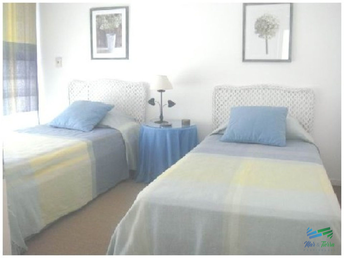 Apartamento ID.101 - Excelente opción en alquiler y venta, primera línea sobre el Puerto de Punta del Este. 