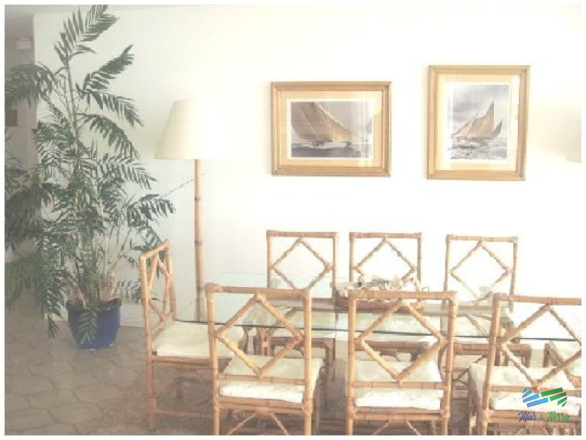 Apartamento ID.101 - Excelente opción en alquiler y venta, primera línea sobre el Puerto de Punta del Este. 