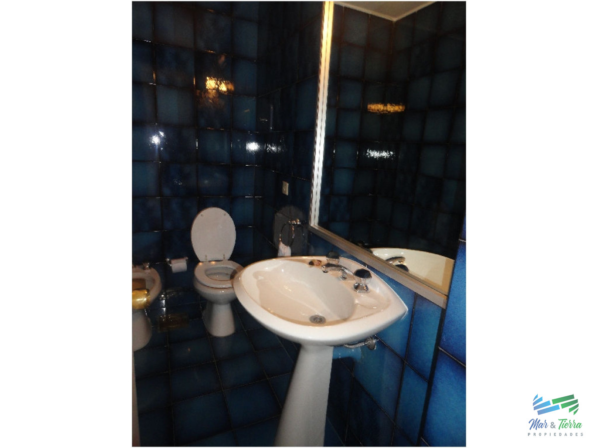 Apartamento ID.101 - Excelente opción en alquiler y venta, primera línea sobre el Puerto de Punta del Este. 