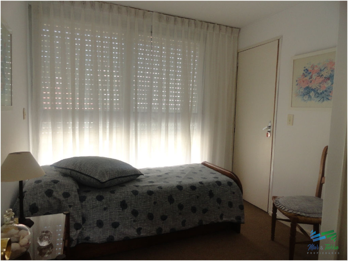 Apartamento ID.101 - Excelente opción en alquiler y venta, primera línea sobre el Puerto de Punta del Este. 