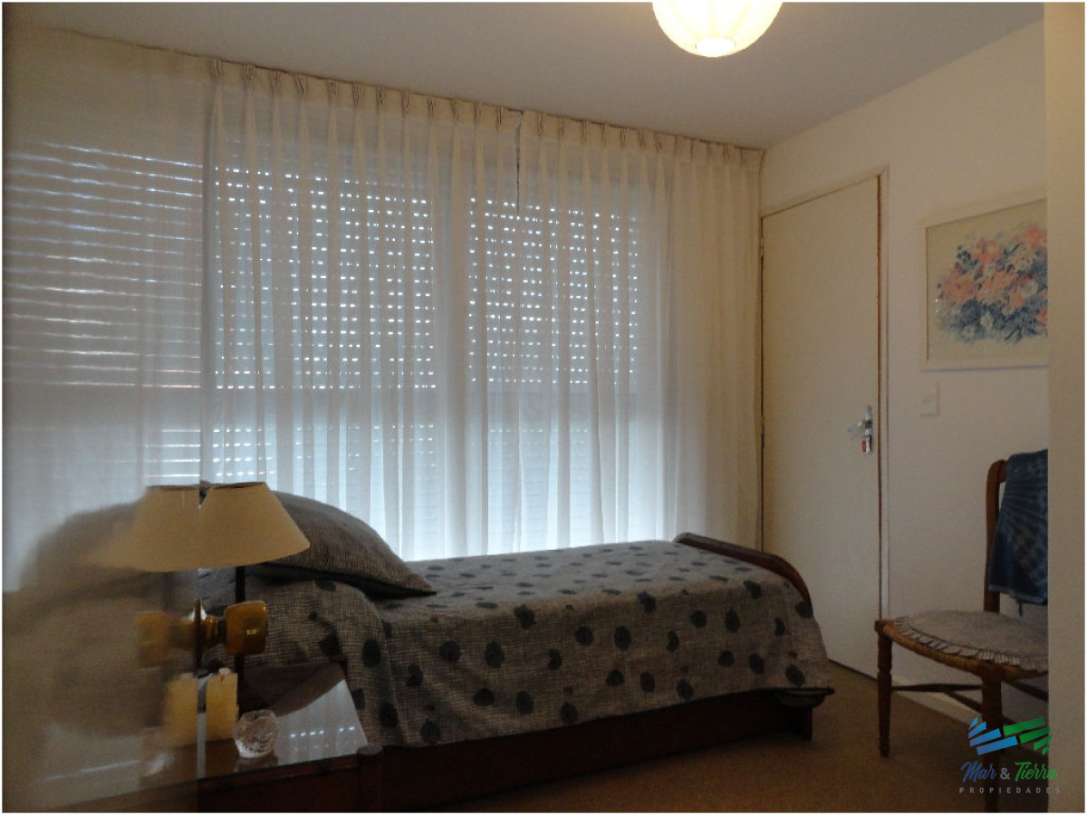 Apartamento ID.101 - Excelente opción en alquiler y venta, primera línea sobre el Puerto de Punta del Este. 