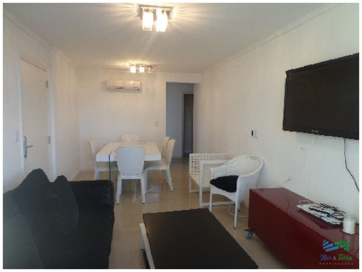Apartamento ID.1056 - Oportunidad! dos dormitorios, Mansa, Punta del Este