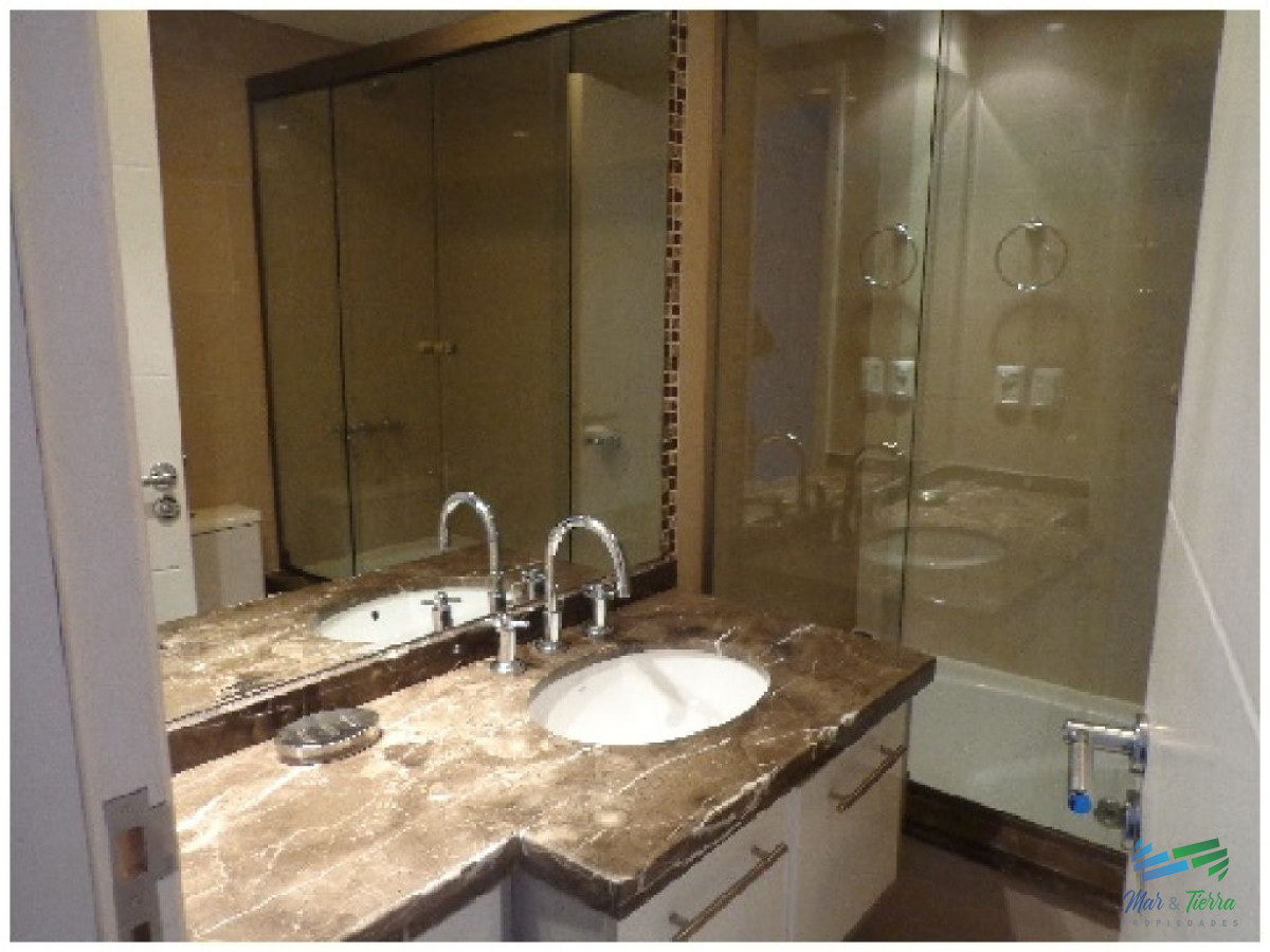 Apartamento ID.1056 - Oportunidad! dos dormitorios, Mansa, Punta del Este