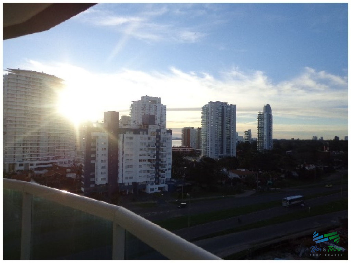 Apartamento ID.1056 - Oportunidad! dos dormitorios, Mansa, Punta del Este