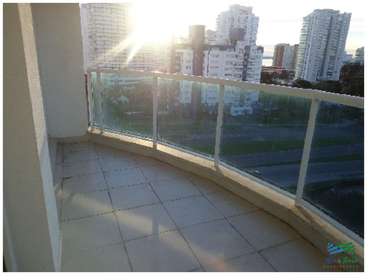 Apartamento ID.1056 - Oportunidad! dos dormitorios, Mansa, Punta del Este