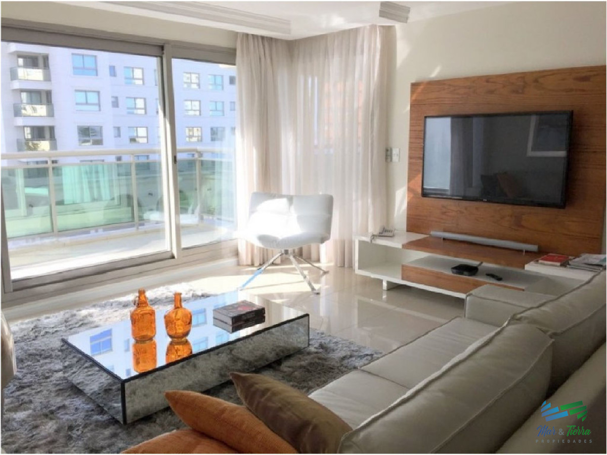 Apartamento ID.1073 - Torre de Categoría, Primera Línea Playa Brava
