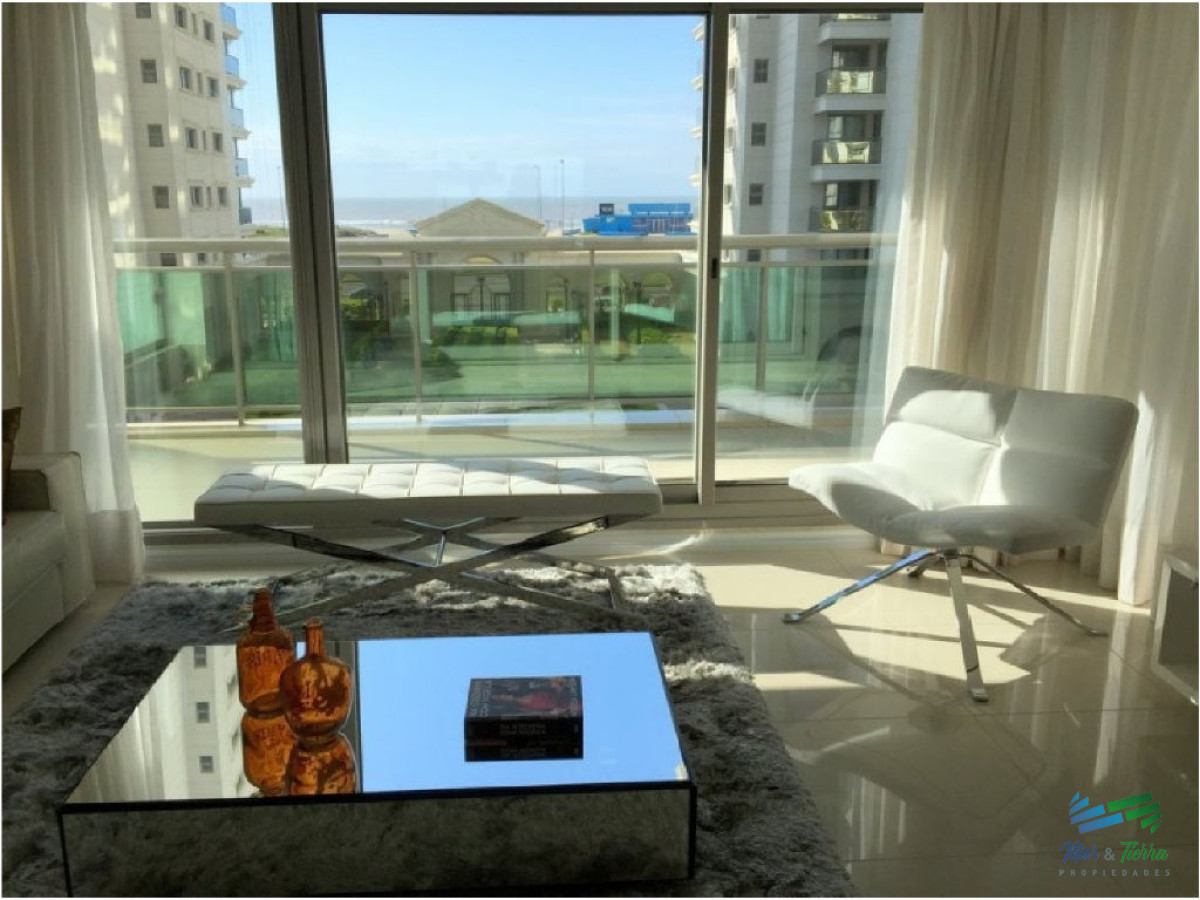 Apartamento ID.1073 - Torre de Categoría, Primera Línea Playa Brava