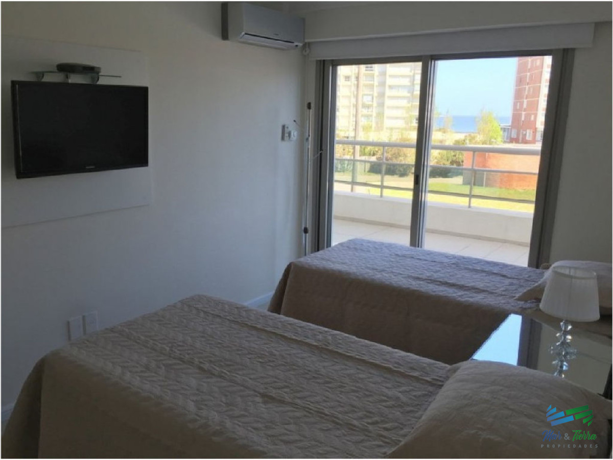 Apartamento ID.1073 - Torre de Categoría, Primera Línea Playa Brava