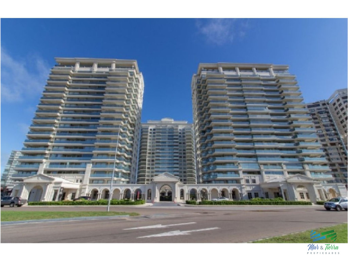 Apartamento ID.1073 - Torre de Categoría, Primera Línea Playa Brava