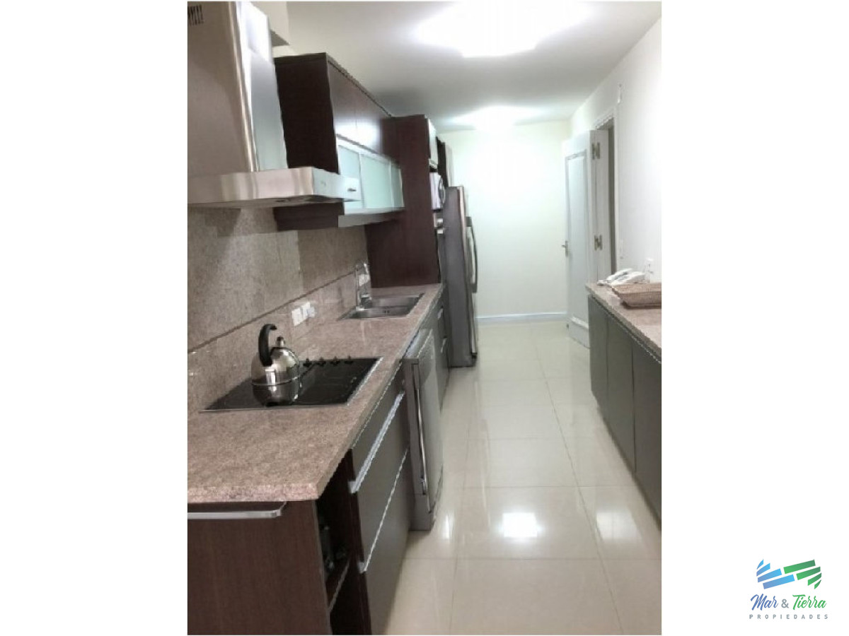 Apartamento ID.1073 - Torre de Categoría, Primera Línea Playa Brava