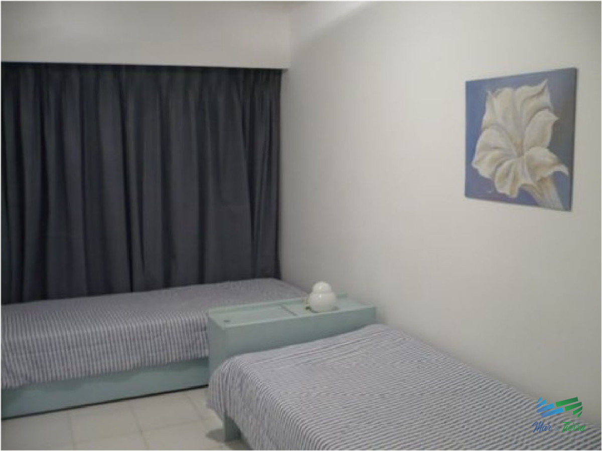 Apartamento ID.1090 - En venta, torre con todos los servicios a una cuadra del mar!!!