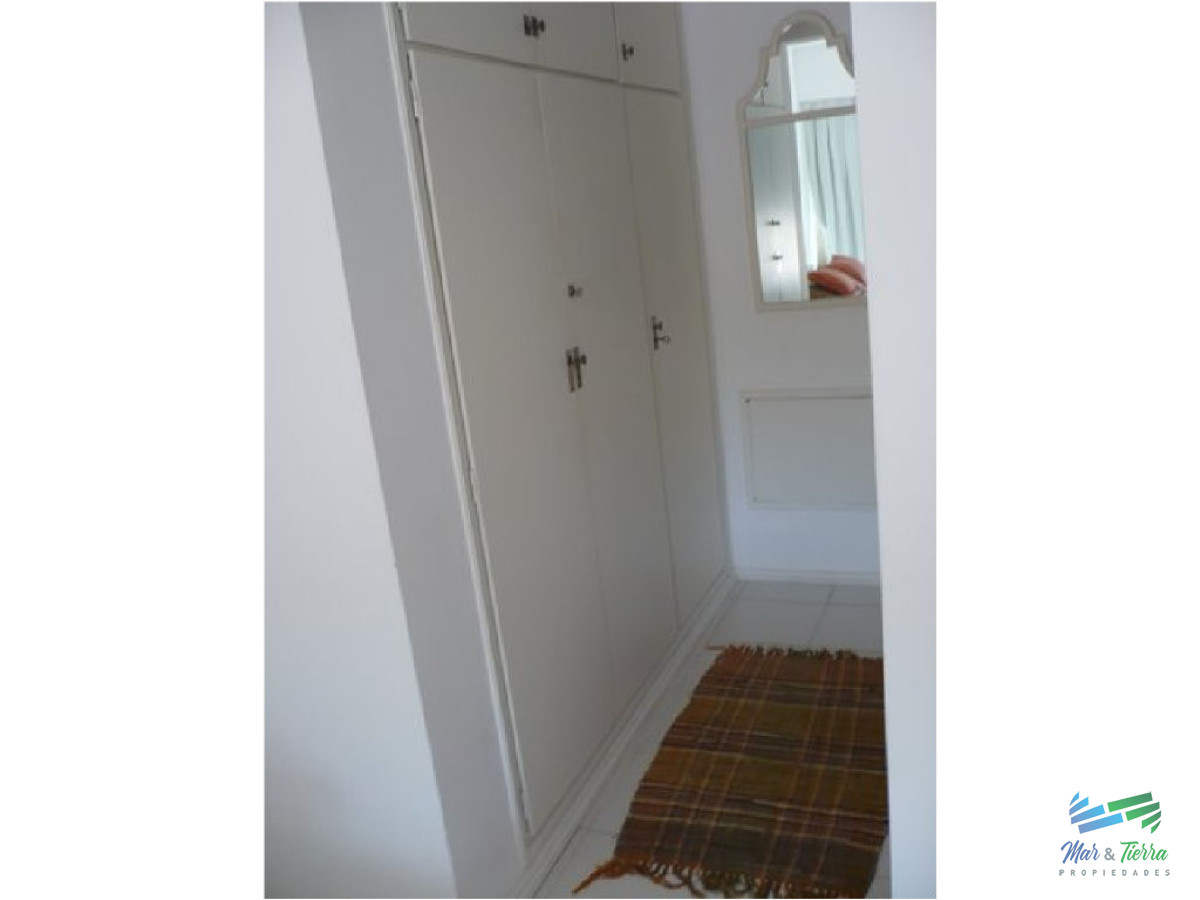 Apartamento ID.1090 - En venta, torre con todos los servicios a una cuadra del mar!!!